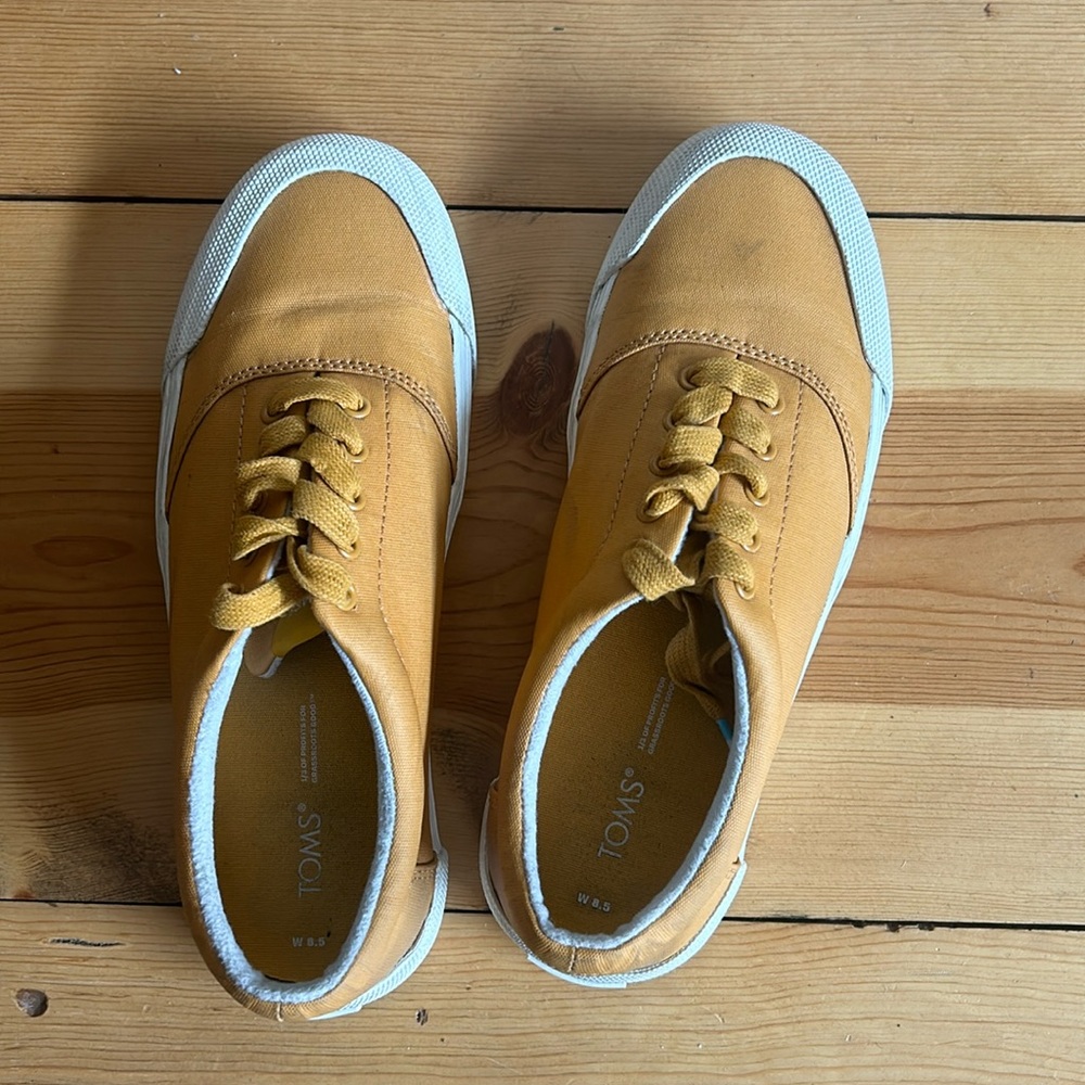 Great shoes only worn once